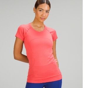 Lululemon Swiftly Tech Short sleeve Pale Raspberry size 8